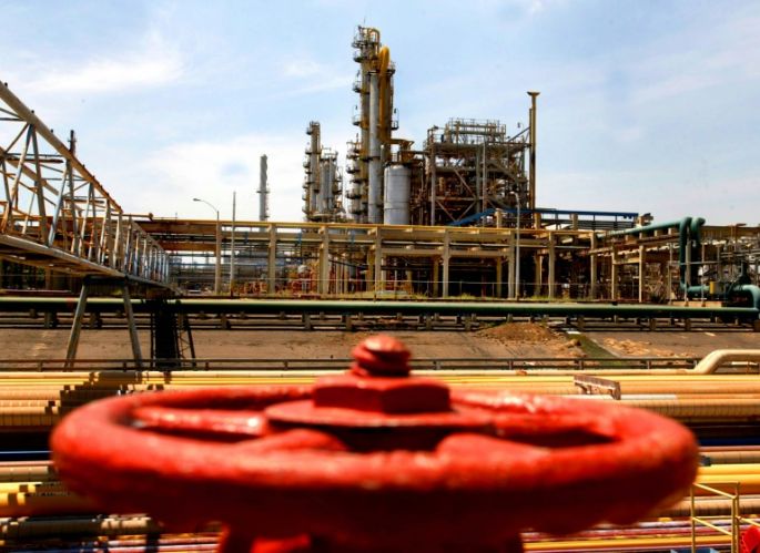 Varias zonas de Venezuela siguen sin luz por explosión en planta eléctrica