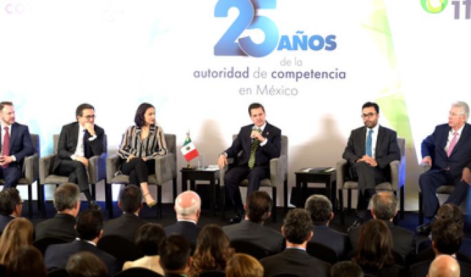 Clausura Peña Nieto la "Jornada por la Competencia 2018: 25 años de la Autoridad de Competencia en México"