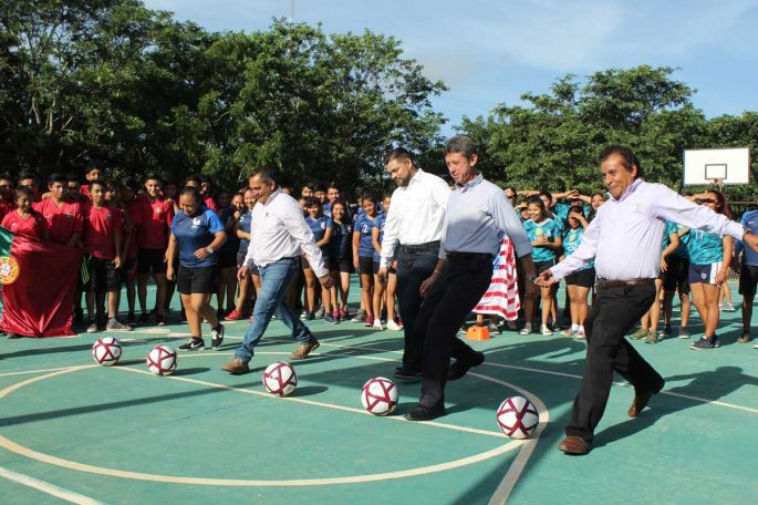 Inauguran el Torneo de Fútbol de Sala "Copa Mundial Cobay Tixpéhual"