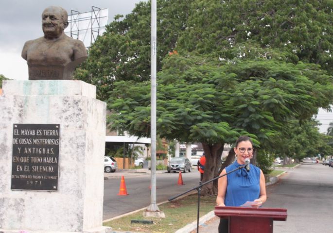 Honran la vida de Antonio Mediz Bolio