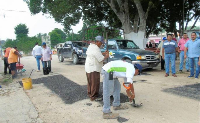 Llegan a Yotholín tareas de limpieza del Ayuntamiento, las supervisa el alcalde Rafael Montalvo Mata