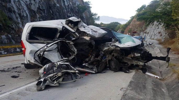 Mueren cinco jóvenes en la Autopista del Sol
