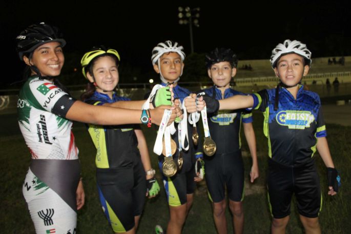 Buena cosecha de medallas del Club "Yucatán Fast Wheels" 