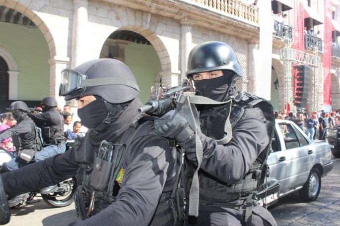 La Policía de Mérida participa en el desfile conmemorativo del CVIII Aniversario de la Revolución Mexicana
