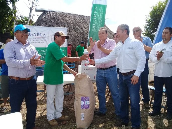 Entrega SAGARPA biosumos  a productores citrícolas
