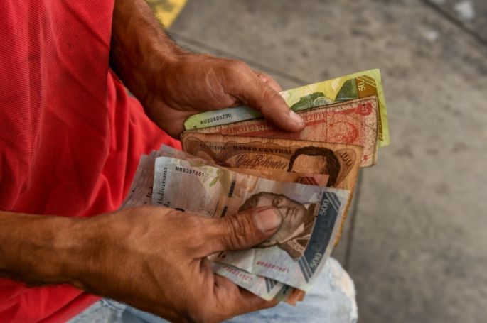 Inflación anualizada en Venezuela alcanzó 833.997%, según el Parlamento