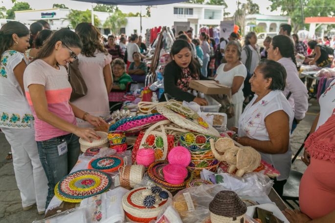 El DIF Yucatán realiza su primer Bazar Artesanal