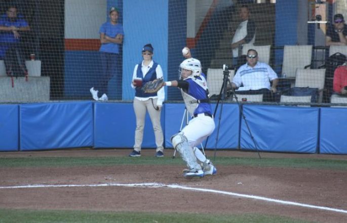Talento de Leones es observado por scouts de Grandes Ligas