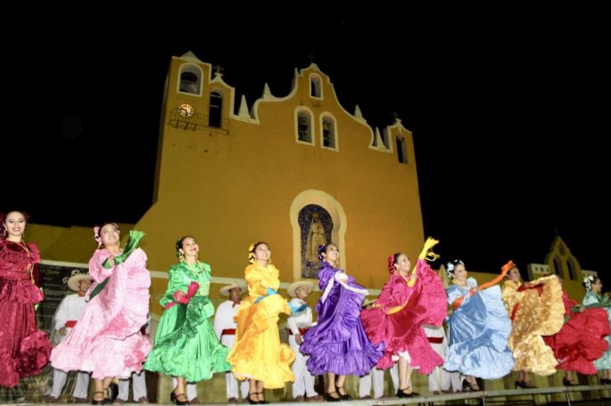 Noche mágica en Izamal
