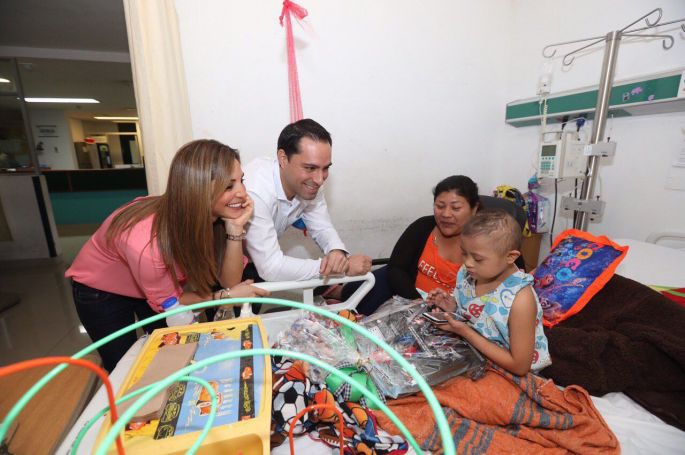 Visita Mauricio Vila a niños del área de oncología pediátrica del hospital “Dr. Agustín O’Horán”