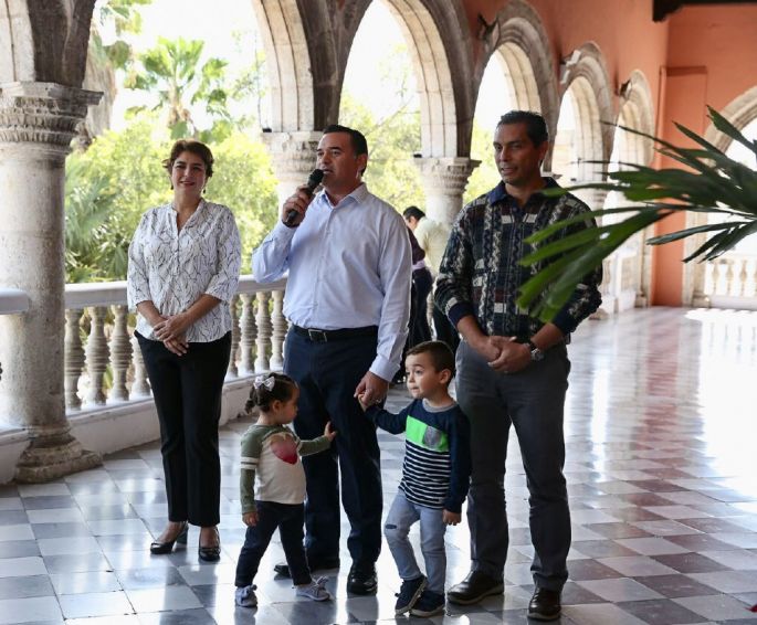 En 2019, a seguir trabajando en beneficio de la sociedad: Renán Barrera