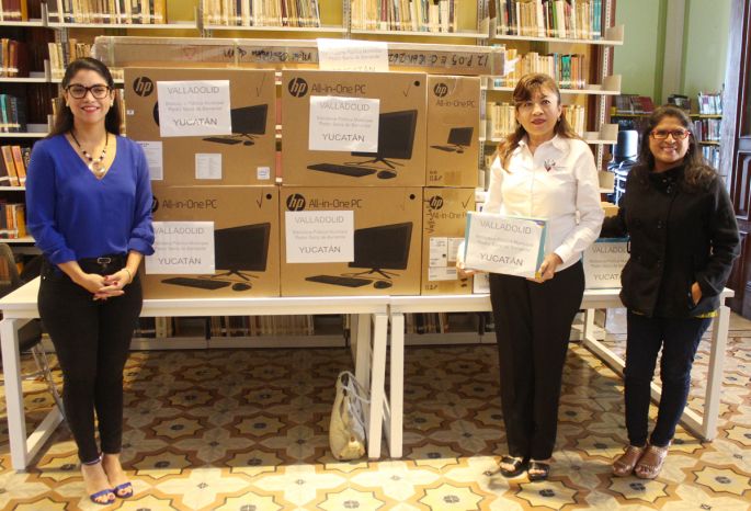 Se dota de equipo tecnológico a bibliotecas de Yucatán