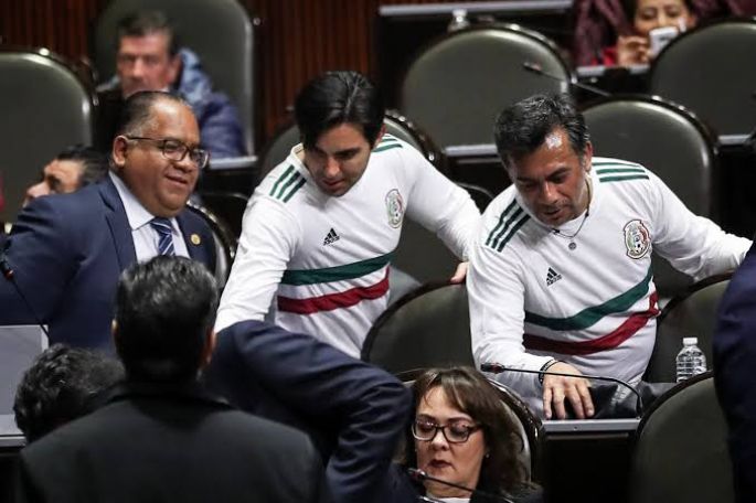 Explica Ernesto D’Alessio su “ cascarita” mientras se discutía la Ley de Ingresos