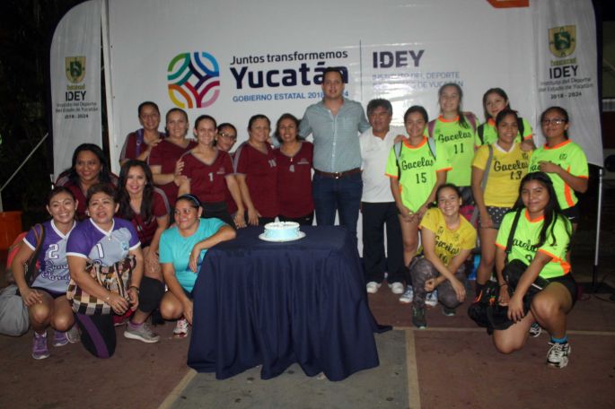 Celebran el XXIV aniversario del Gimnasio Polifuncional