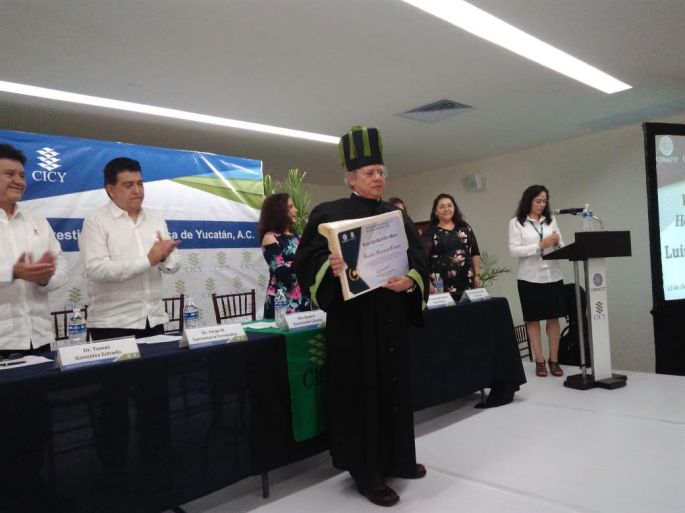 Entregan Doctorado Honoris Causa al investigador Luis del Castillo Mora
