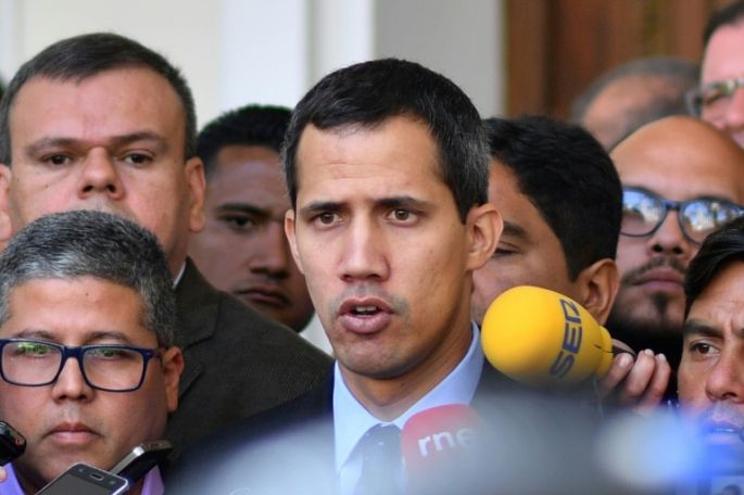 Guaidó pide "más sanciones" de la UE contra Maduro