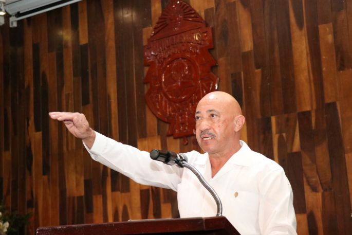 José de Jesús Williams rinde protesta como Rector para el período 2019-2022