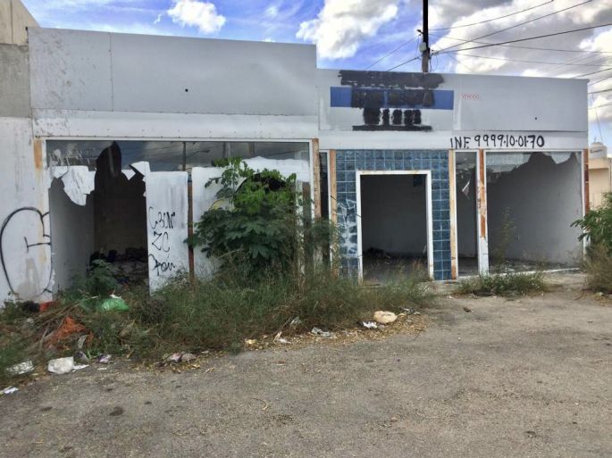 Local abandonado en la Avenida Kukulcán, es nido de delincuentes