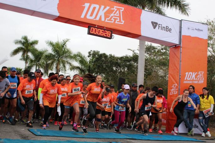 El campechano Warney Jiménez Anaya gana la Carrera Anáhuac Mayab-FINBE 