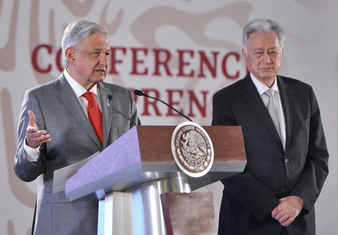 Acusan a Felipe Calderón, Carlos Salinas y José María Córdoba Montoya, entre otros, de frenar el desarrollo de CFE