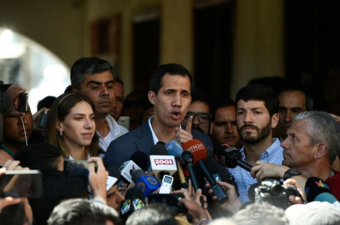 Opositores alistan marcha para exigir entrada de ayuda humanitaria a Venezuela