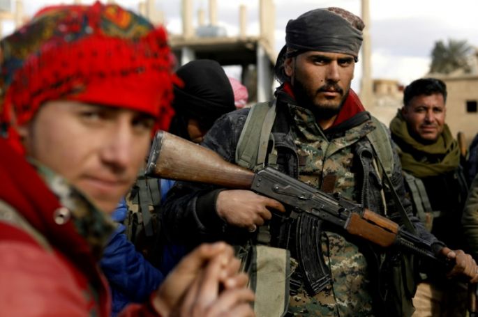 Al menos 20 muertos en atentado con coche bomba cerca de base de fuerzas kurdo-árabes en Siria