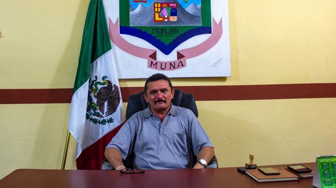 El alcalde de Muna,  Rubén Carrillo, arremete enojado  contra medios de comunicación