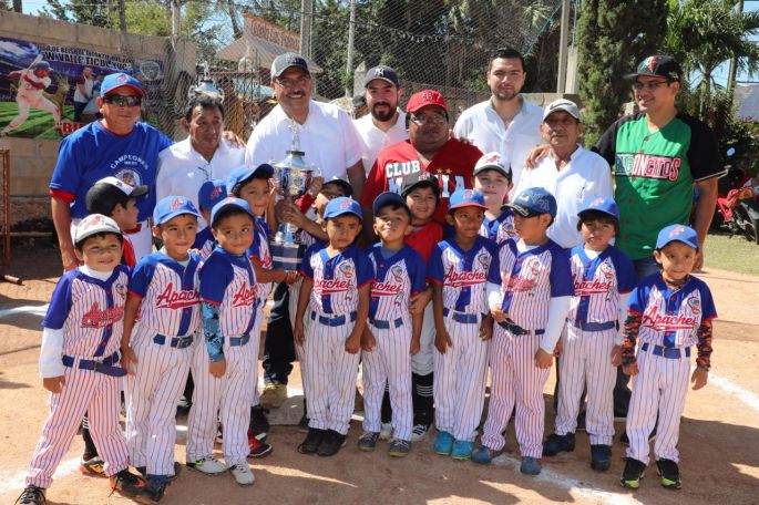 Impulso al béisbol como motor de la unión y convivencia familiar: Dip. Juan José Canul
