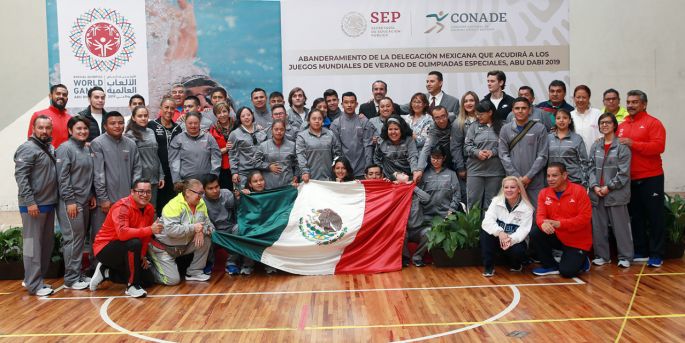 Abanderan a selección nacional rumbo a los Juegos Mundiales de Olimpiadas Especiales