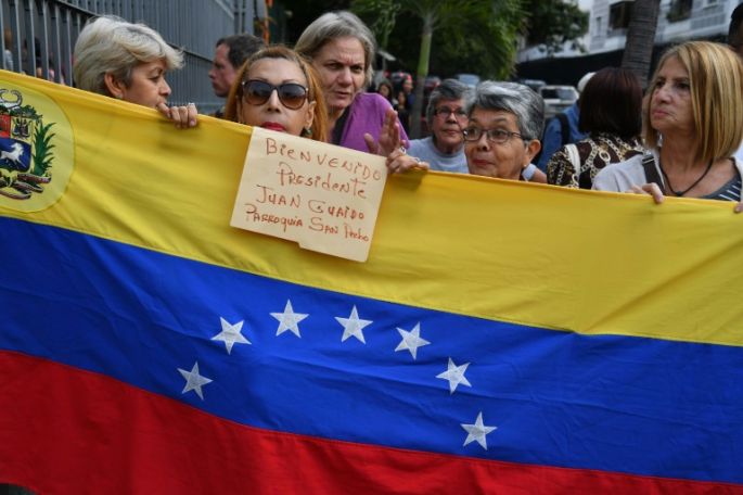 Venezuela expulsa al embajador alemán y enfrenta más sanciones de EEUU
