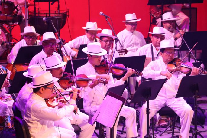 La UADY cierra con broche de oro las actividades de su XCVII Aniversario