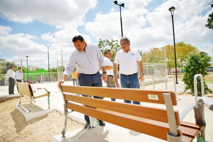 Rehabilitan y mejoran el parque de la colonia Sambulá