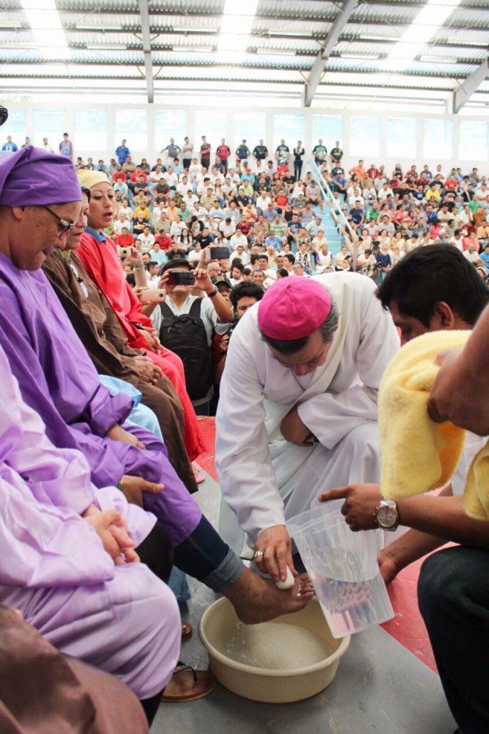Celebran en el Cereso de Mérida la misa de lavatorio de pies