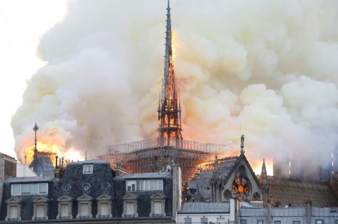 Francia lanza un concurso internacional sobre la aguja de Notre Dame