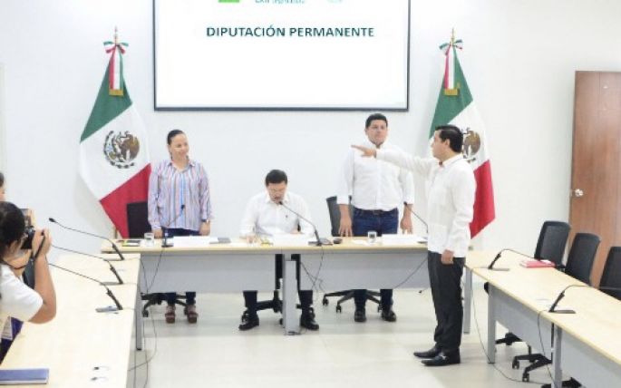 Rinde compromiso nuevo consejero del INAIP