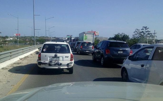 Cientos de vacacionistas rumbo a las playas por la Semana Santa