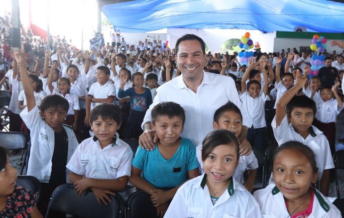 Comienza la distribución de anteojos del programa "Ver bien para aprender mejor"