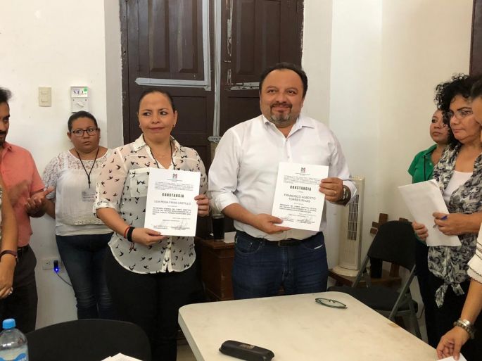 Entregan constancia de mayoría a Francisco Torres y Lila Frías