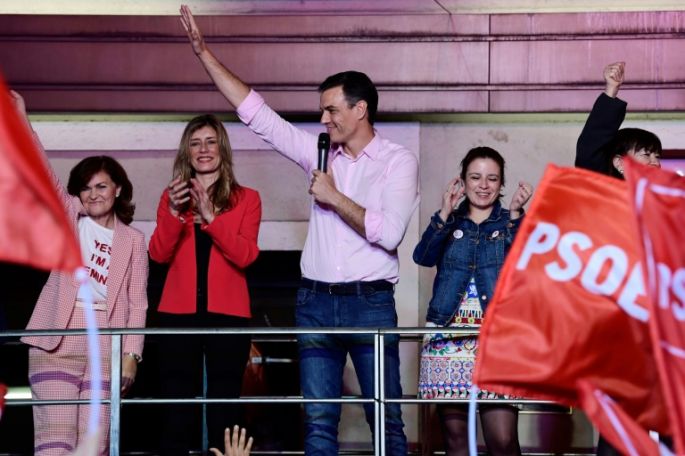 El socialista Pedro Sánchez gana las legislativas en España y la extrema derecha irrumpe en el Parlamento