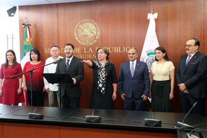 Hermana del Sub Comandante Marcos rinde protesta como senadora de la República por el PRI