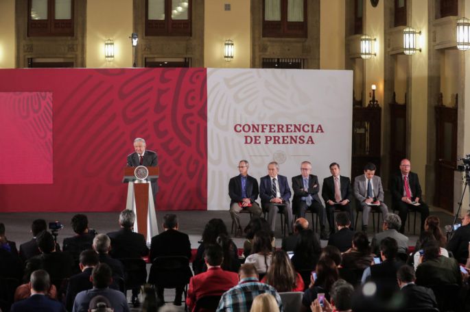 Anuncian nombramientos de Semarnat y Aduanas