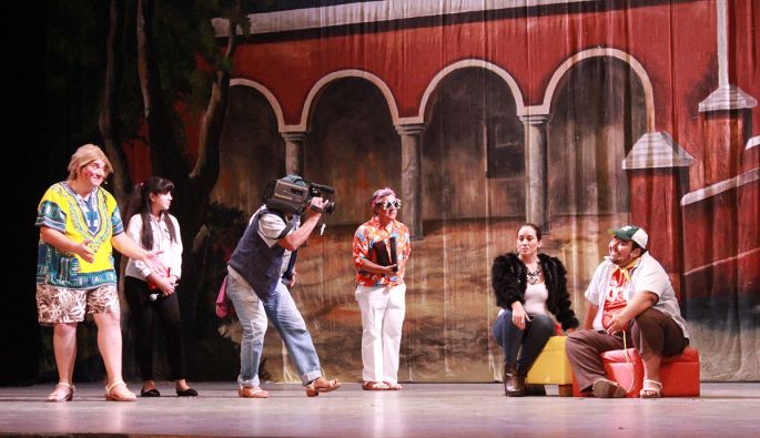 Se vive una noche de Teatro Regional en el “Peón Contreras” 