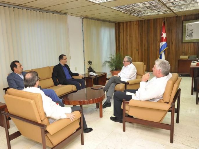 Visita Cuba el Canciller de Venezuela; es recibido por Raúl Castro y Miguel Díaz-Canel