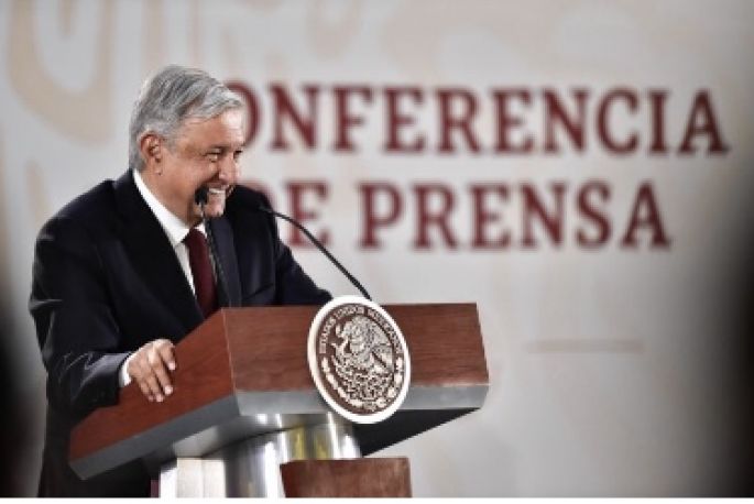 Celebra AMLO manifestación de opositores
