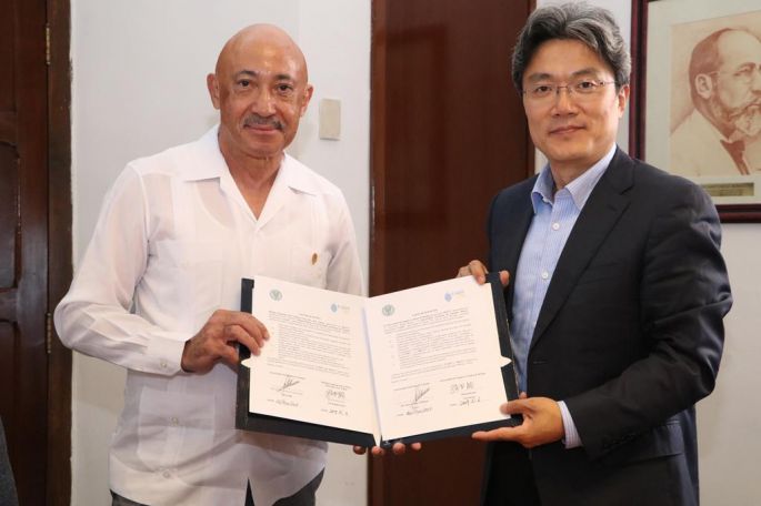 Firma la UADY carta de intención con la Universidad de Lenguas y Culturas de Beijing