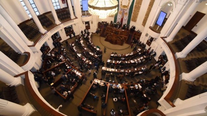 Acusan de "madruguete" a MORENA en el Congreso capitalino; aprueban reforma que beneficia a invasores de predios