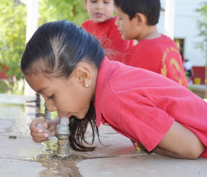 Dispone la SEGEY de medidas preventivas en escuelas por calor e impacto solar