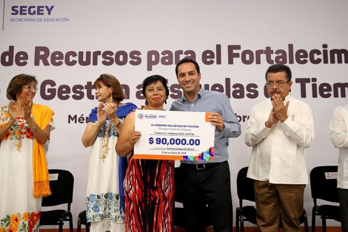 Incremento salarial para más de 28 mil trabajadores de la educación en Yucatán