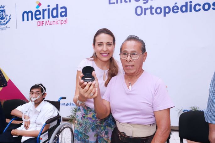 Tercera entrega masiva de aparatos ortopédicos en Mérida 