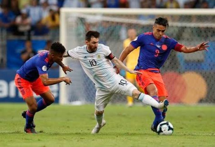 Colombia gana 2-0 a Argentina en su debut en la Copa América Brasil 2019